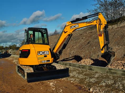 zero tailswing compact excavator bears|reduced vs zero tail swing.